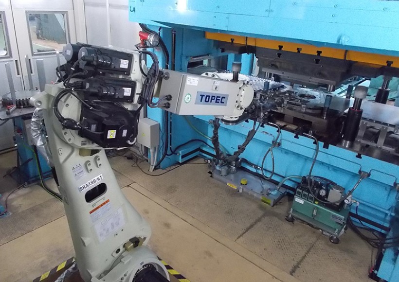 ワイドベッドプレス 300トン